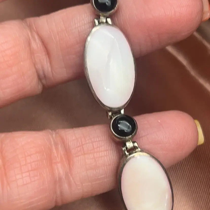 #01 Vintage 925 Sterling Silver Mother of Pearl & Black Onyx Link Bracelet 7”