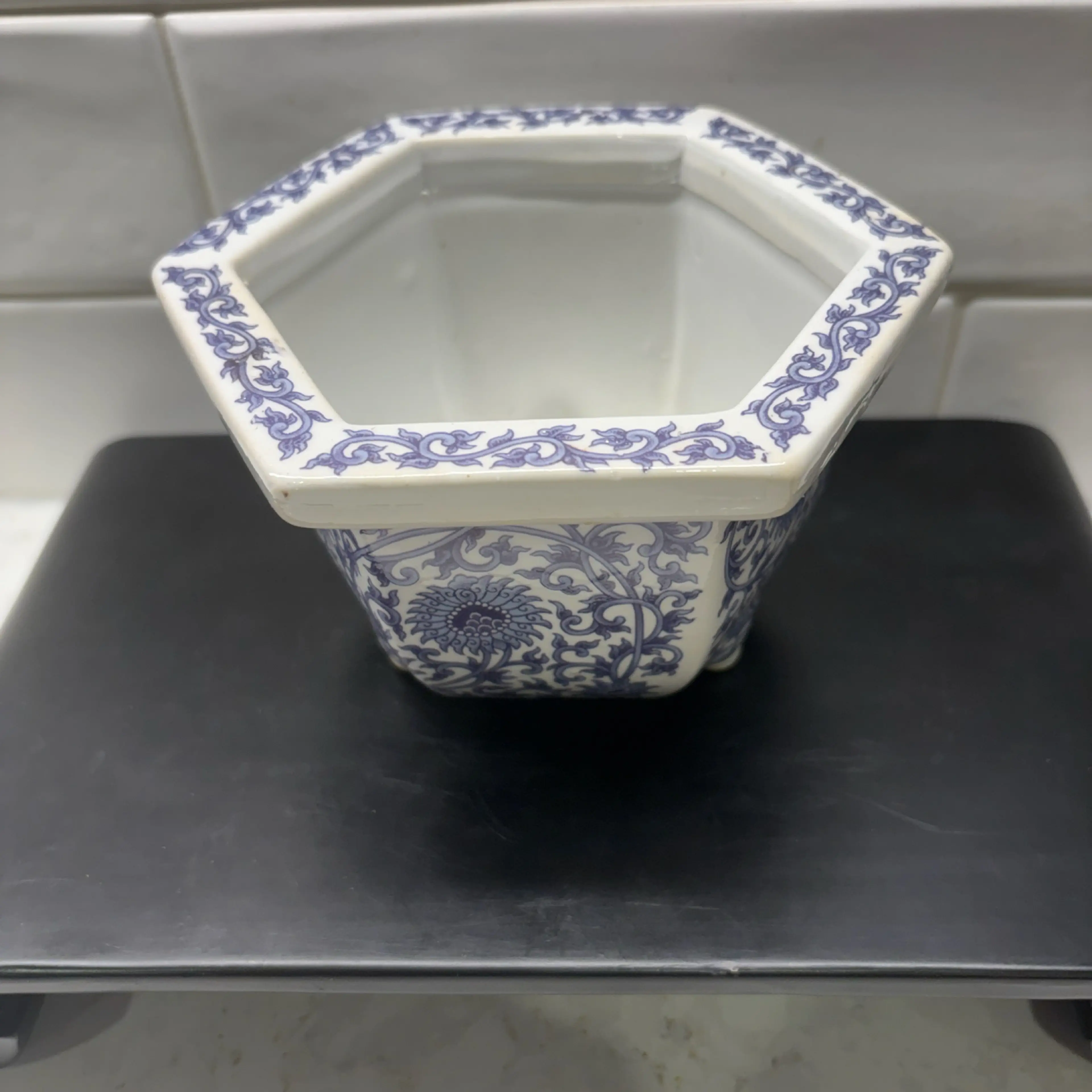 Image 2 of 6