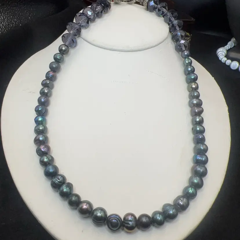 Dark Peacock Freshwater Pearl Necklace 16”