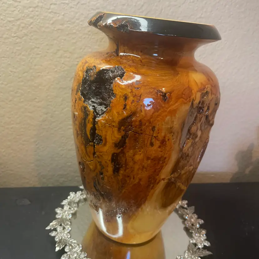 Gorgeous Signed Noble Aspen wood Colorado 9.5” Live Edge Wood Vase