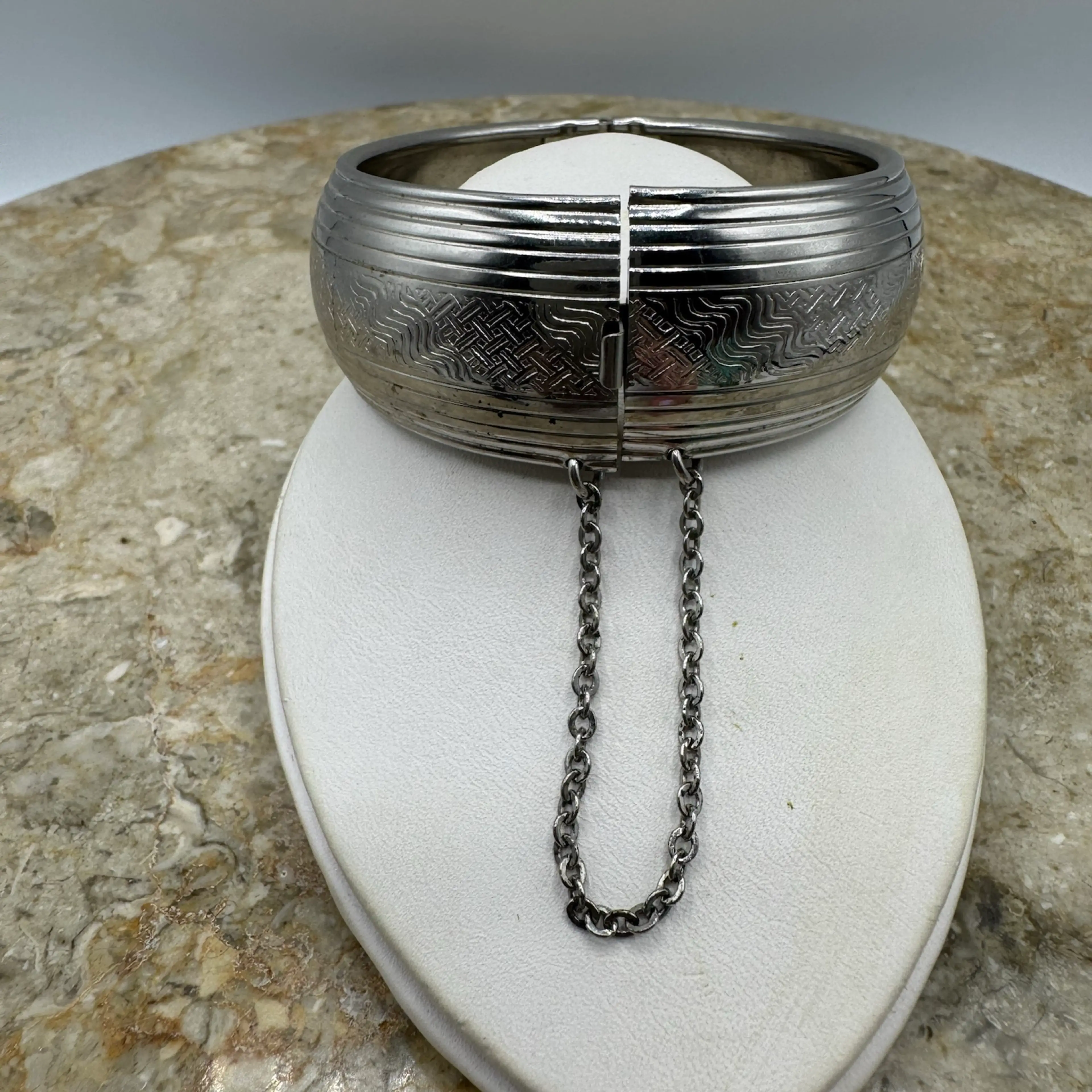 Image 4 of 5