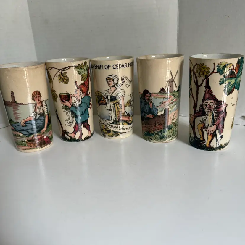 5 Antique Villeroy & Boch Mettlach Geschutzt Germany Beer Tumbler 1/4 L Beakers 5” Tall 3” Dia.