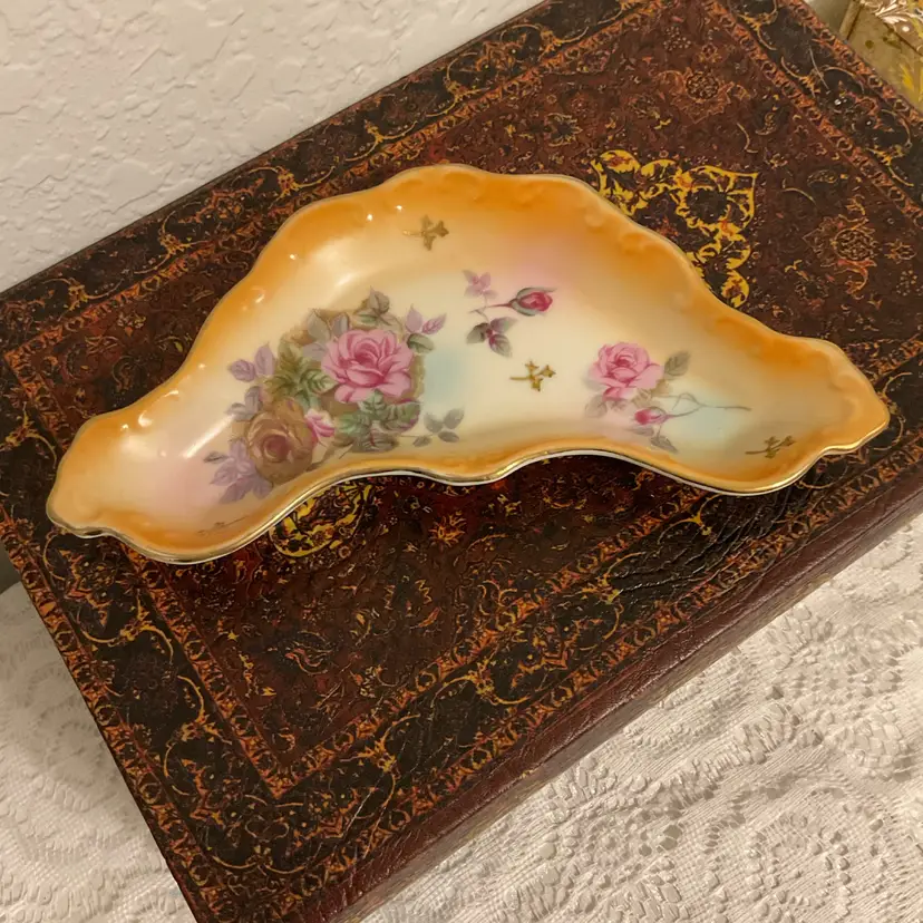 🍁 Porcelain Bone Dish  Or Side Plate