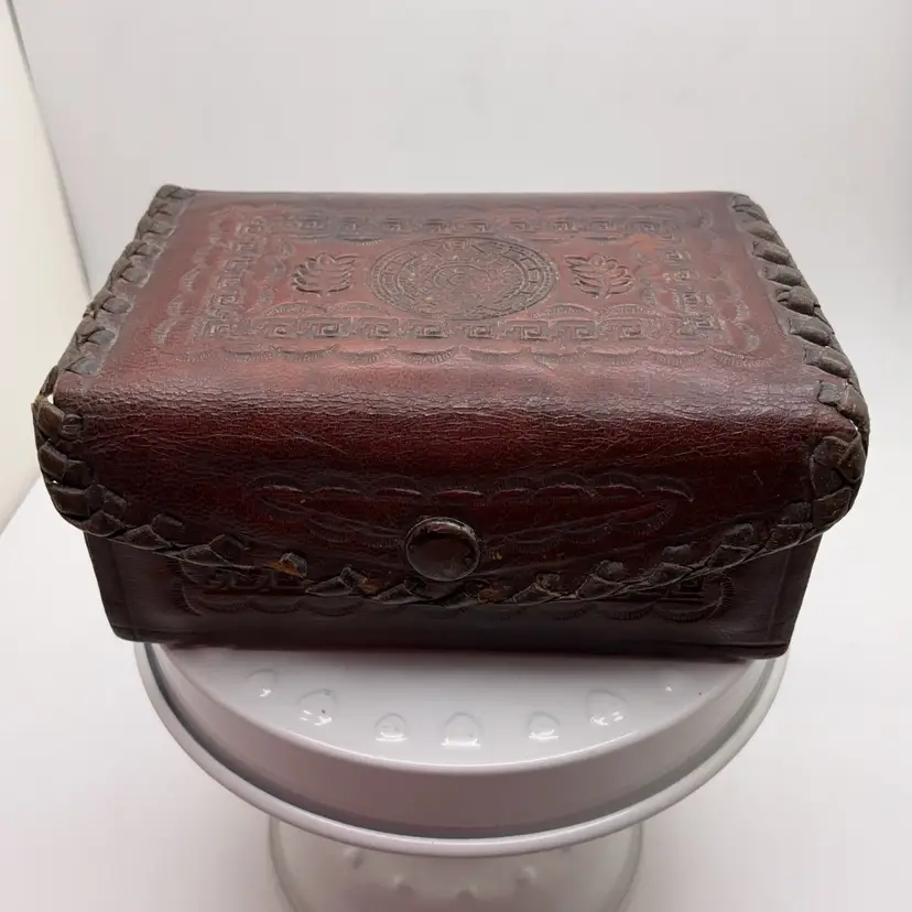 POW1 VTG Tooled Leather Trinket Box with Snap 4" x 3"
