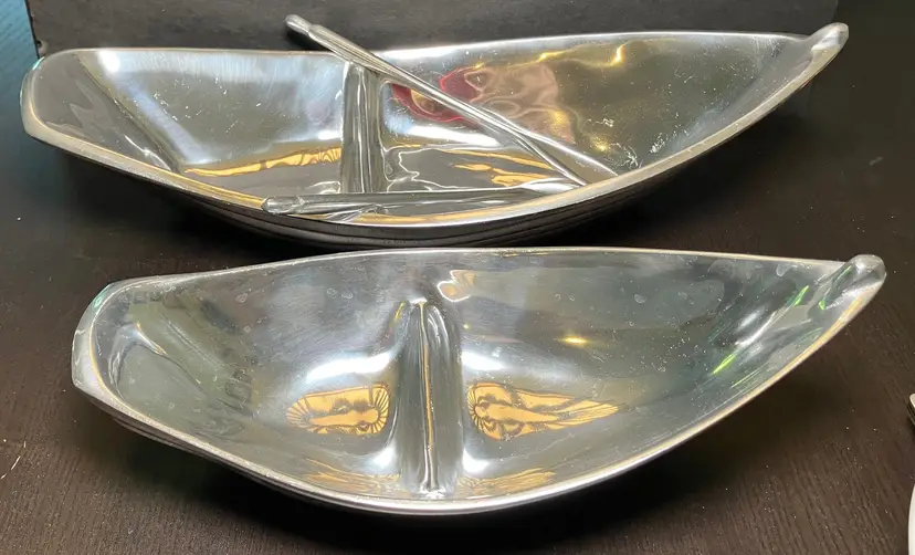 Polished Aluminum Mariposa Dory Boat-shaped divided server X 2 plus servers