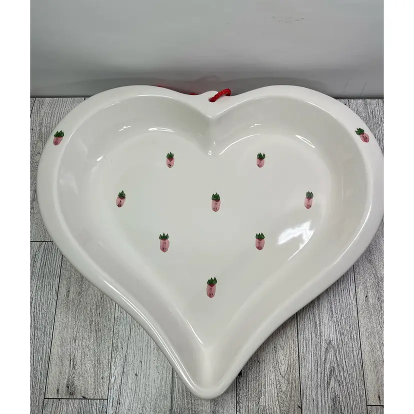 Vintage Heart Ceramic Shaped Bowl With Strawberry Motif