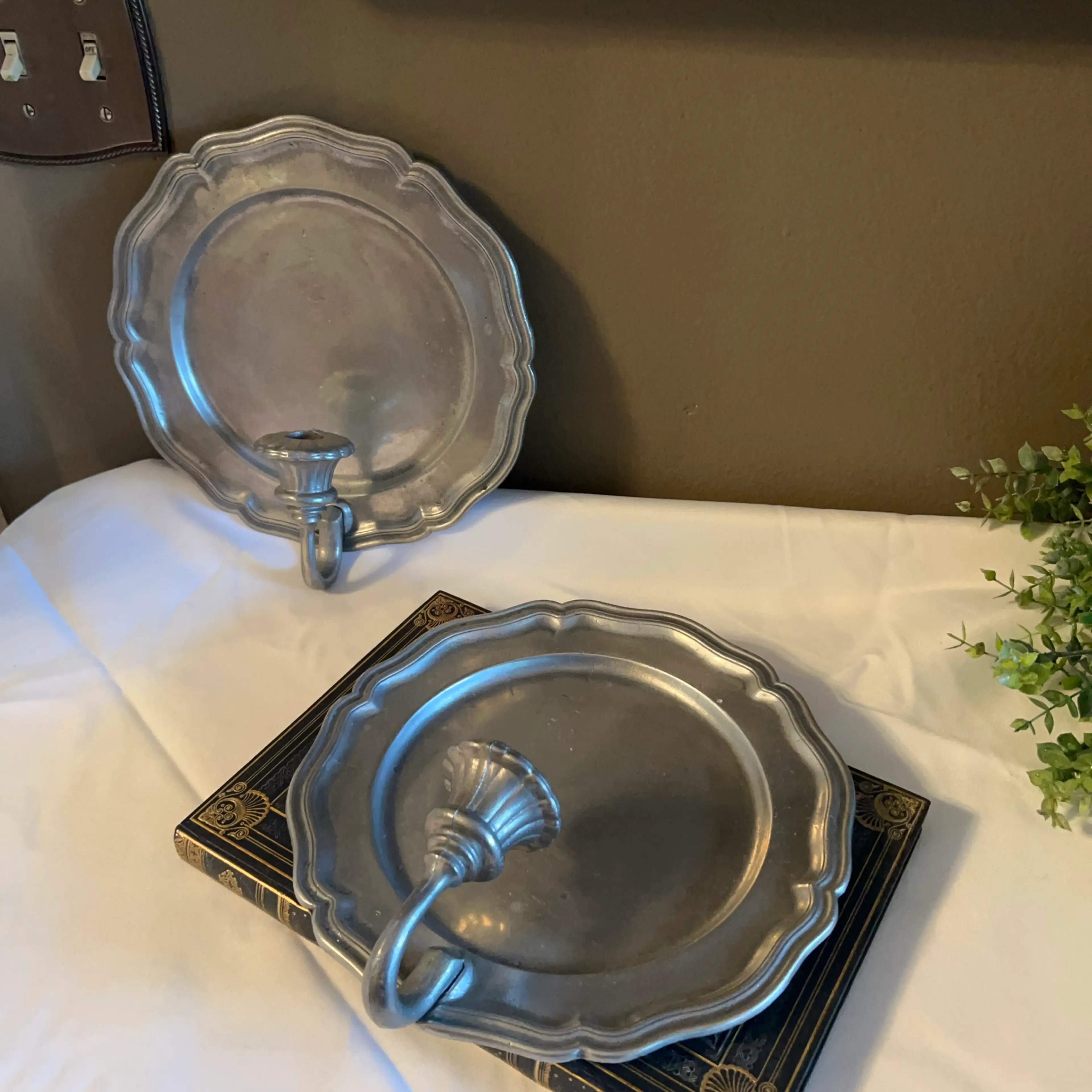 Image 2 of 6