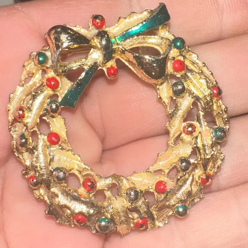 Gold Tone And Enamel Wreath Brooch