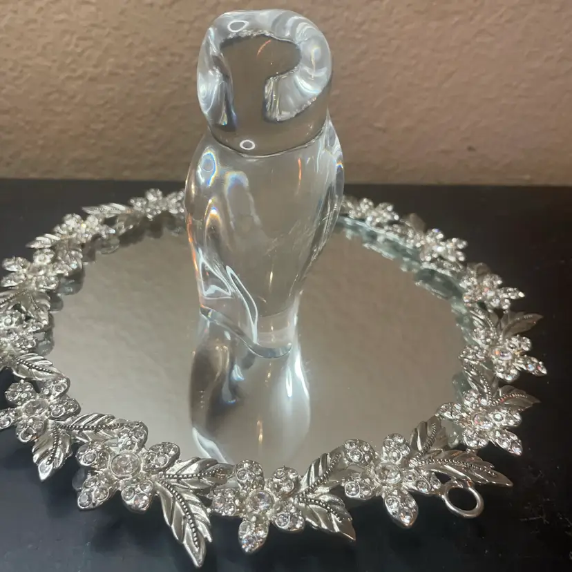 Exquisite Etched Baccarat France 5” Owl Figurine