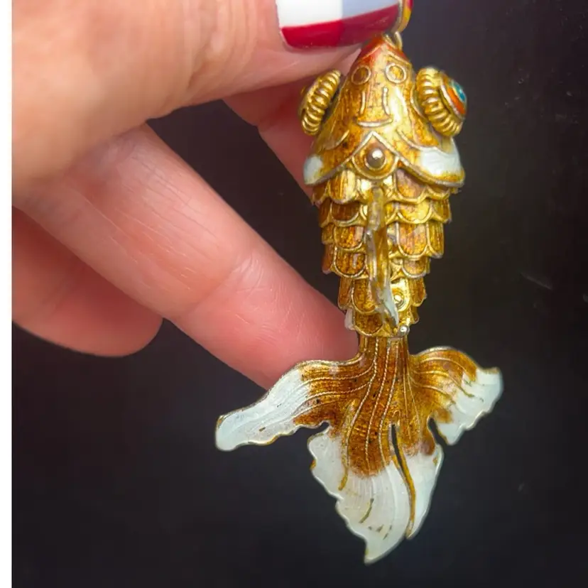 Vintage Articulated Enamel Figural Fish Brooch Pendant 2¾” Gold Tone White Enamel Mid-Century