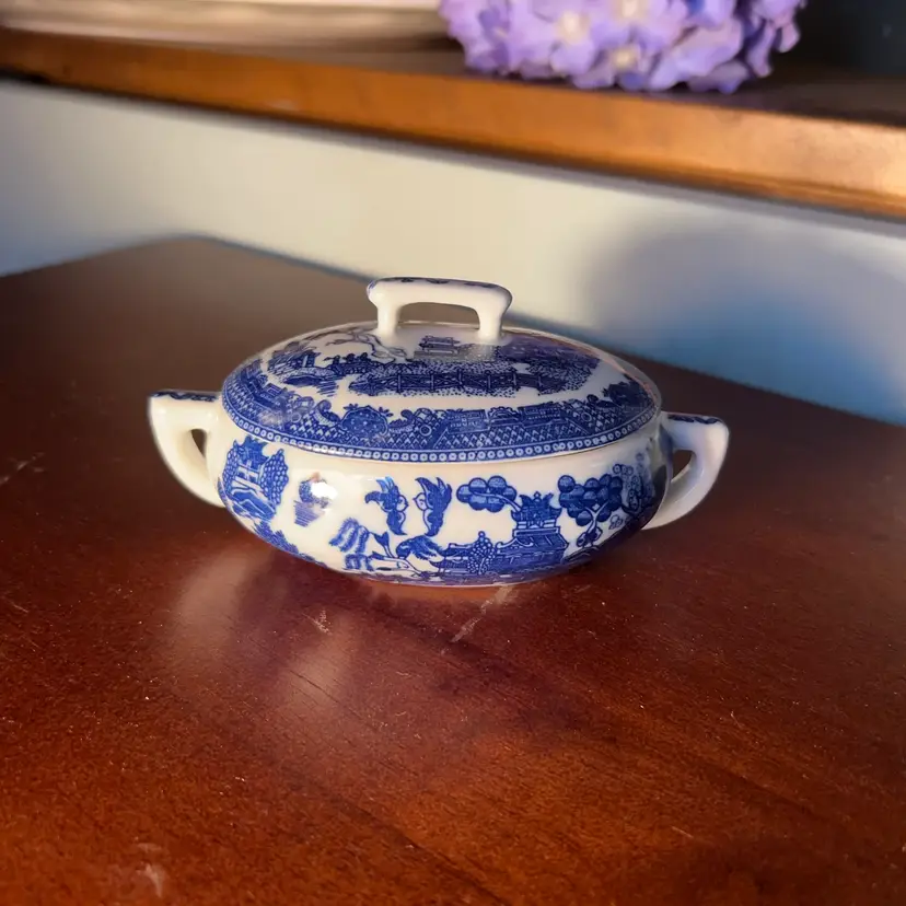 🖤Vintage Style Blue Willow Miniature Covered Tureen - 5.5" Child's Toy Vegetable Dish / Trinket Pot