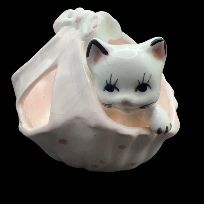 Adorable Vintage 3” Pink Porcelain Basket With A Kittens In It Unmarked, Two Tiny Chips, Still Adorable Some Crazing