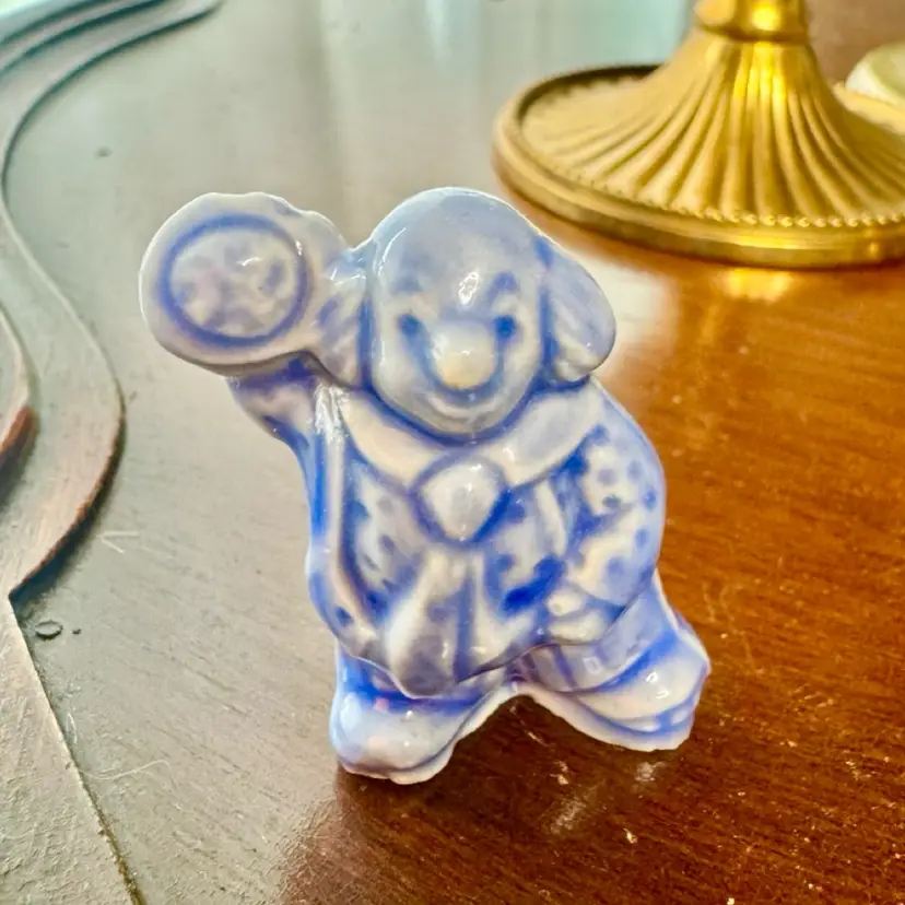 😻 Wade England Blue Clown With Ball Whimsey Figurine