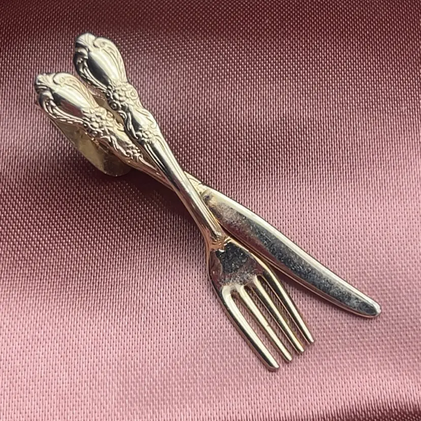 Vintage Myers Co Flatware Tie Clip Fork Knife Spoon Silver Tone Novelty