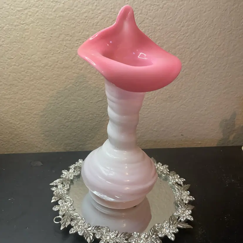 Gorgeous Fenton Pink Cased Glass 9” Jack In Pulpit Vase