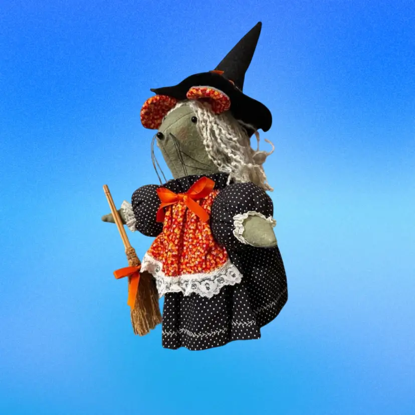 A026 Handmade Witch Mouse