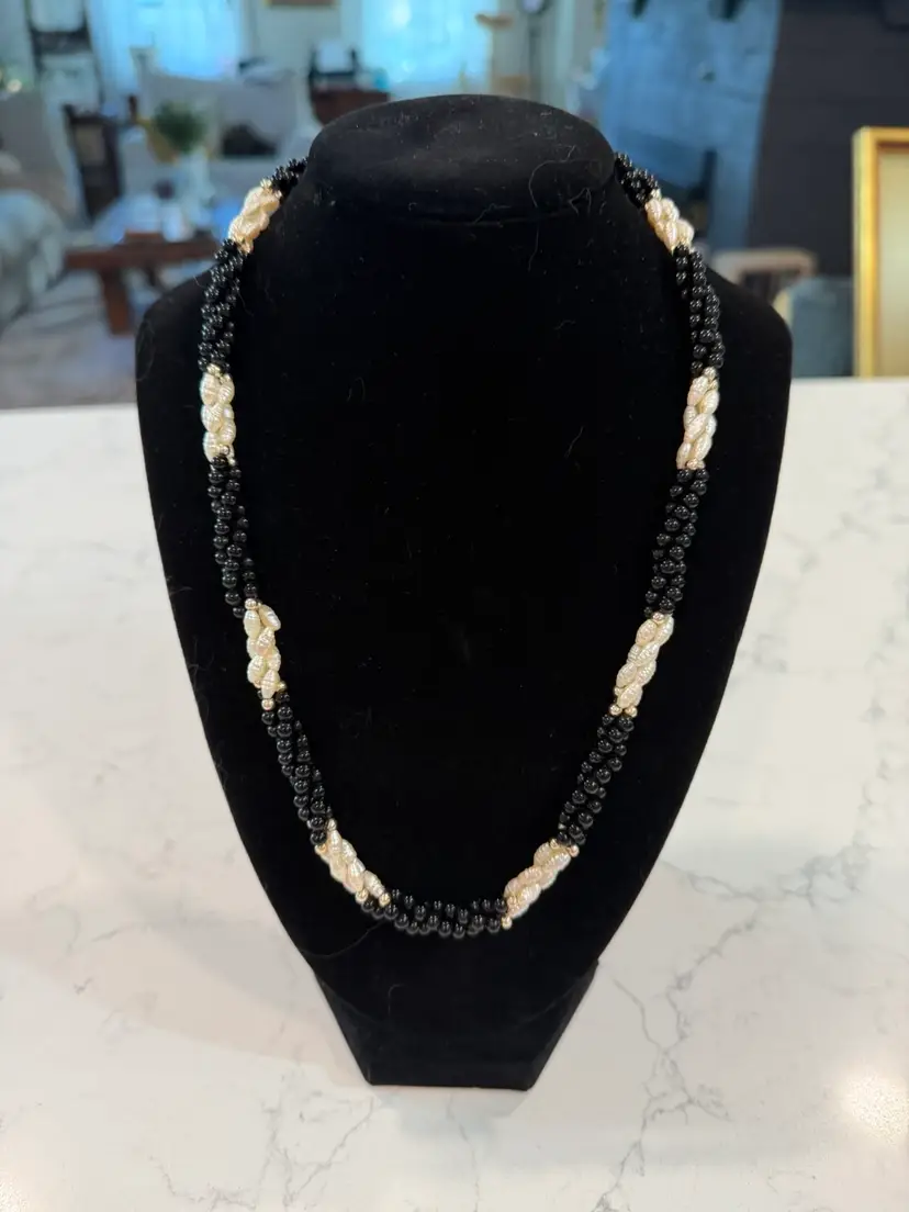 🪺Multi Strand Fresh Water Pearl And Black Bead Twisted Necklace