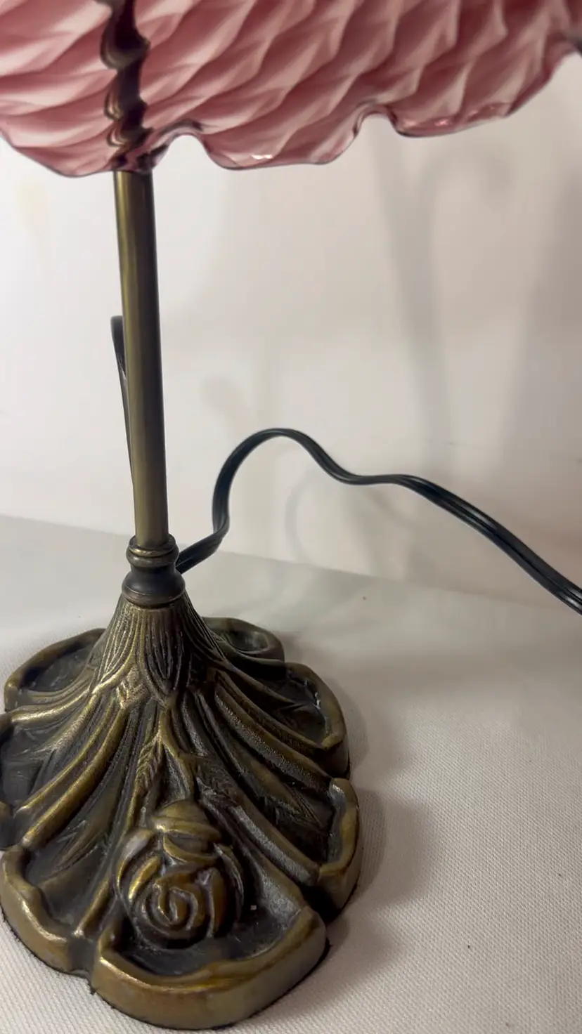 Tiffany Style Bedside Desk Lamp Bronze Finish Base Purple Tortoiseshell Ruffled Shade