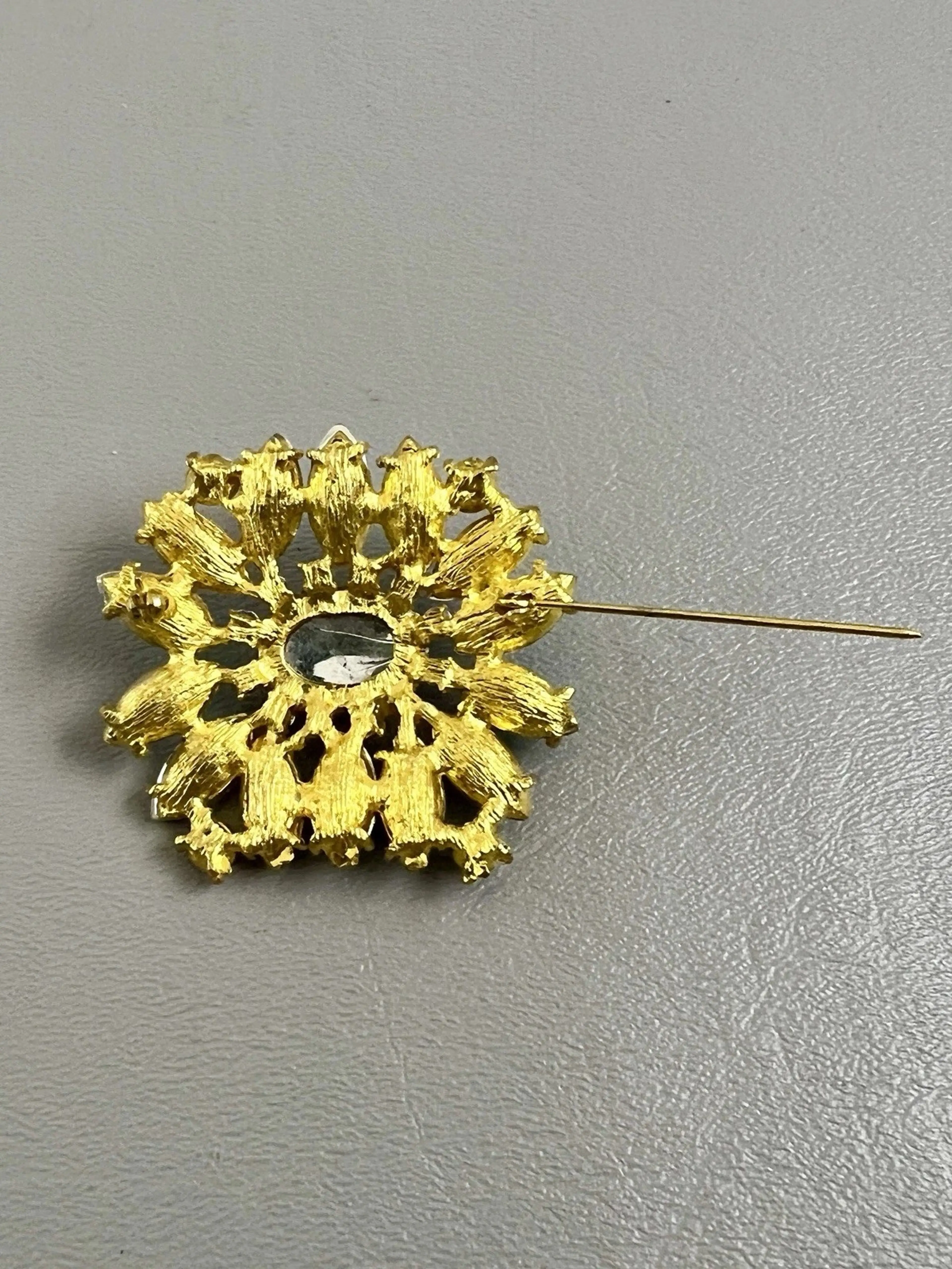 Image 4 of 4