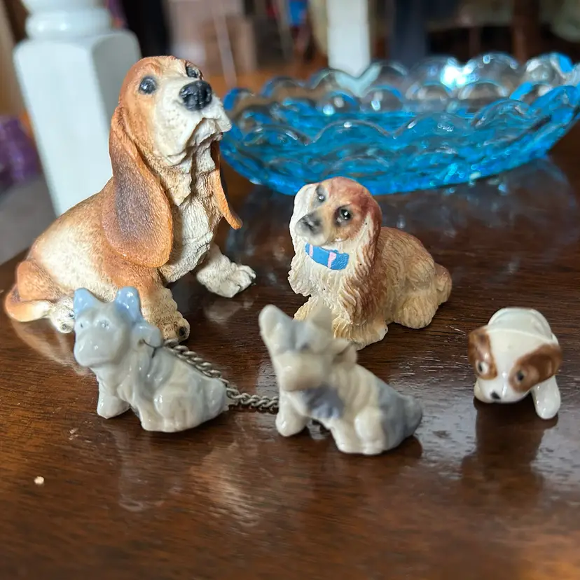 Lot Of 5 Dogs