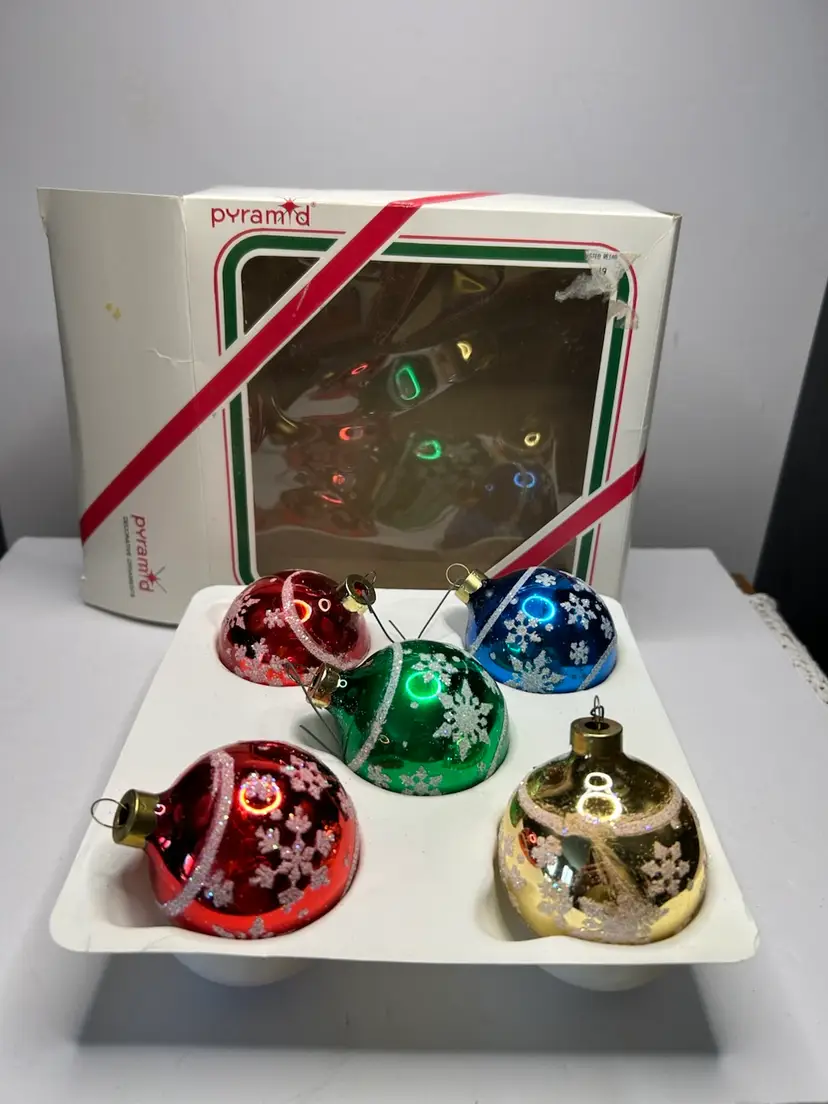 Vintage Pyramid Rauch Glitter Flocked 5 Ornaments In Original Box 2 1/2” Diameter Box Size 7x7x3