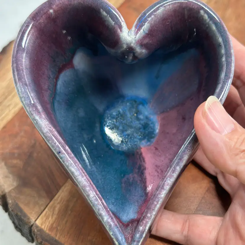 Lisa Howe Pottery Heart Shaped Drip Glaze Multicolor Glazed. Signed