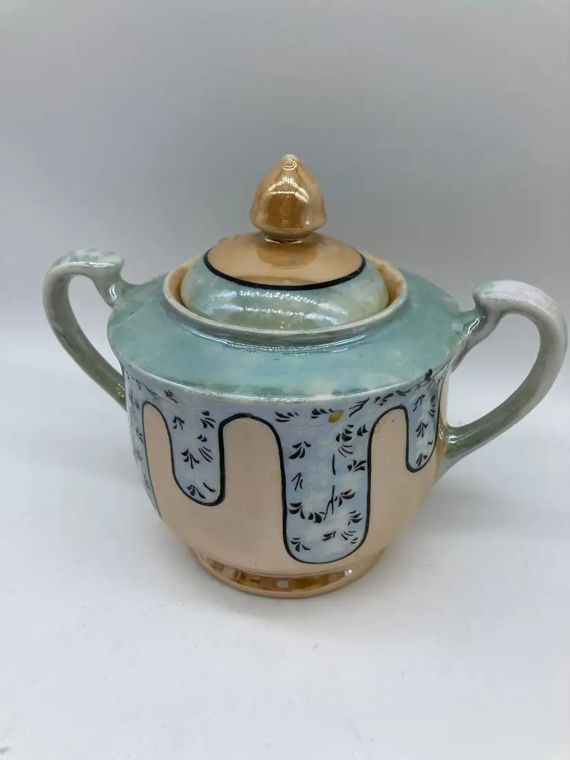 Ceramic Lusterware Cream Vintage Pot with Drape, made in  Japan