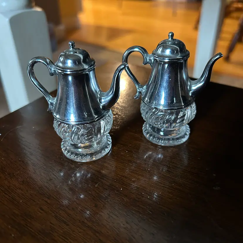 Teapot Shakers