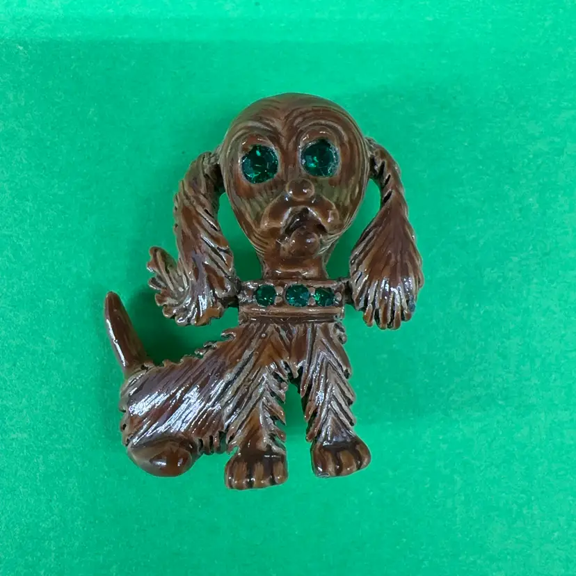 Gerry’s 1.25” Brown Doggy Brooch