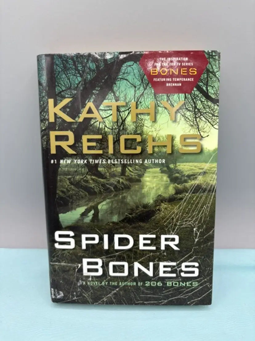 Spider Bones by Kathy Reichs (2010, Hardcover)