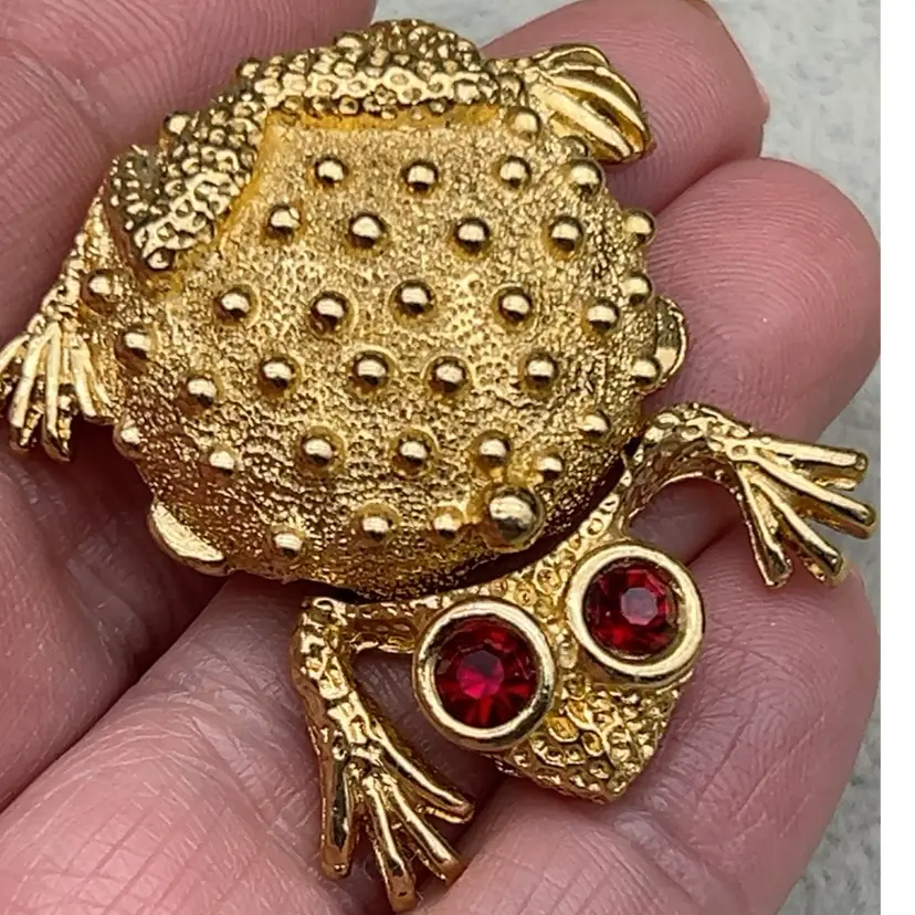 #01 Vintage 70s Helena Rubinstein Heaven Sent Frog Solid Perfume Compact Red Rhinestone Eyes