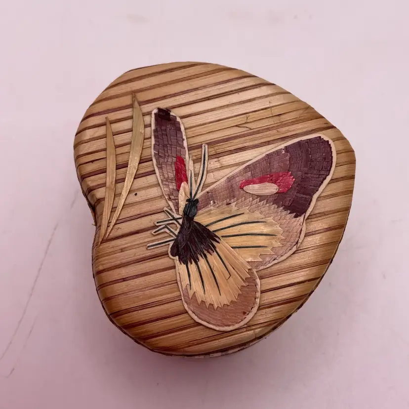 POW4 Bamboo Trinket Box with Butterfly 2"