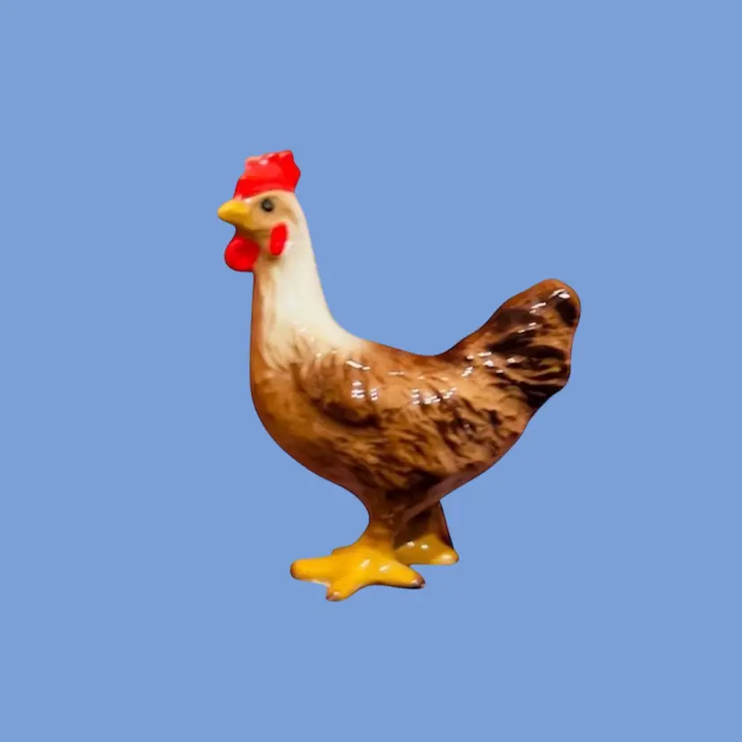 #120- Hagen-Renaker Miniature Figurine Leghorn Hen Miniature Porcelain 1994    1 1/2” A-3160 Farmhouse Country Cottage Granny Core