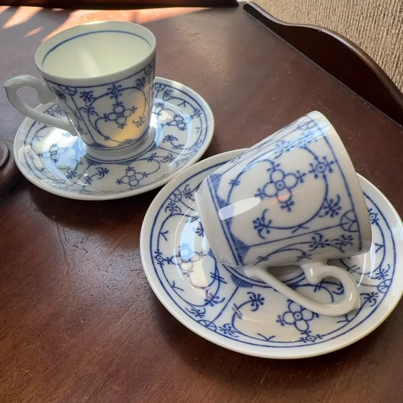 .😻 4.5 plate & 2.5 cup, porcelain tea set, Strohblume (Strawflower) pattern & Blue Fluted Style