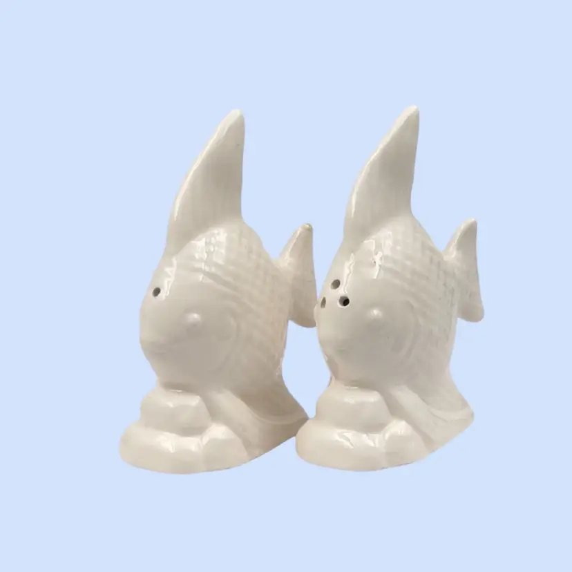 #274- Salt & Pepper Set White Clown Fish Ceramic