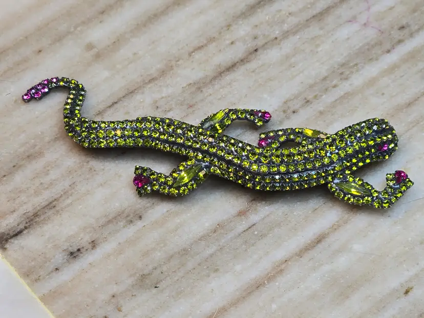 #7 Bauer Green Rhinestone Lizard Gecko Brooch