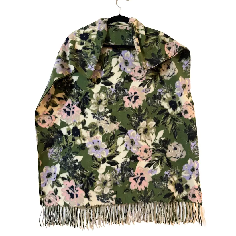 NWT Green Floral Lightweight Wrap Scarf 76x24”MARCUS ADLER