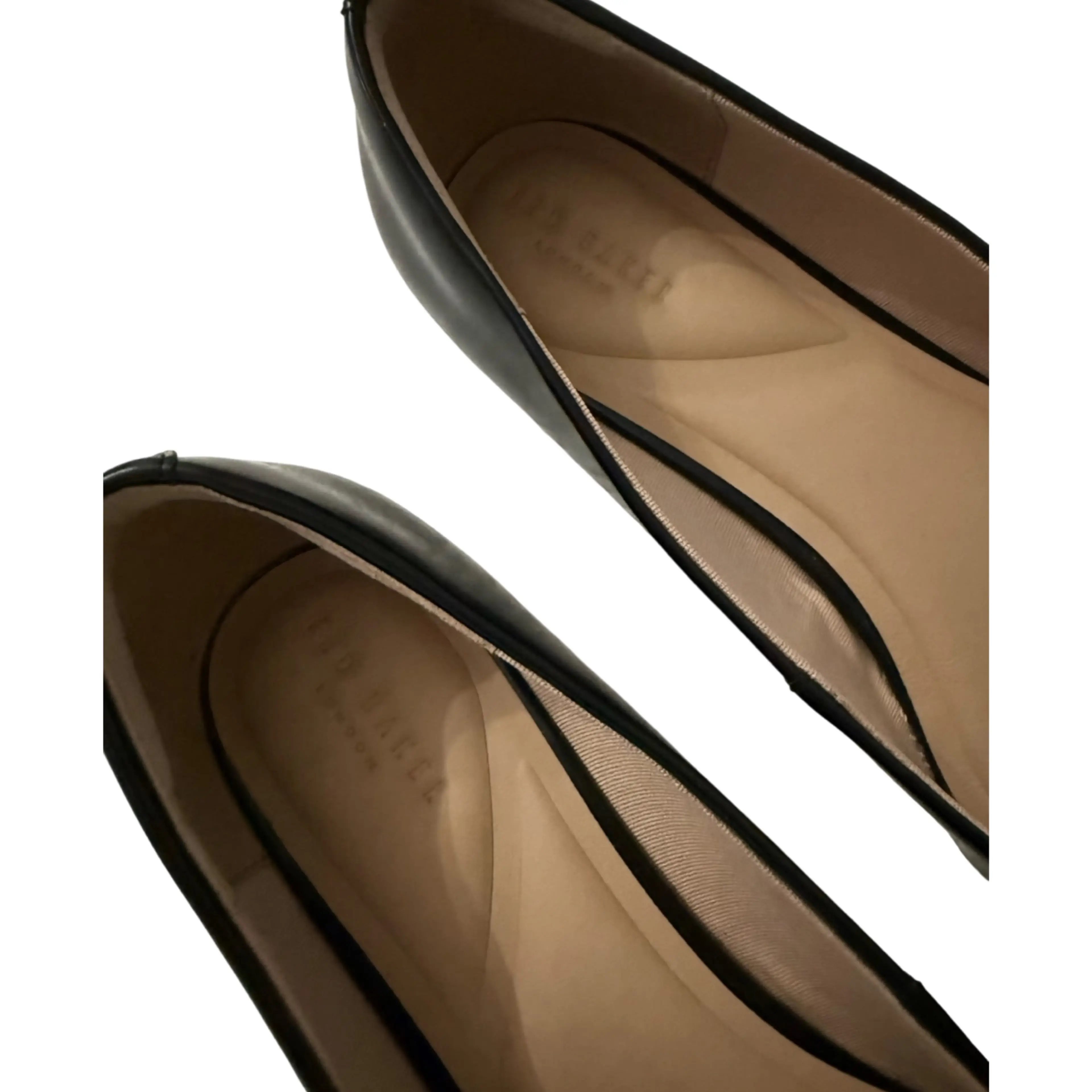 Image 4 of 8
