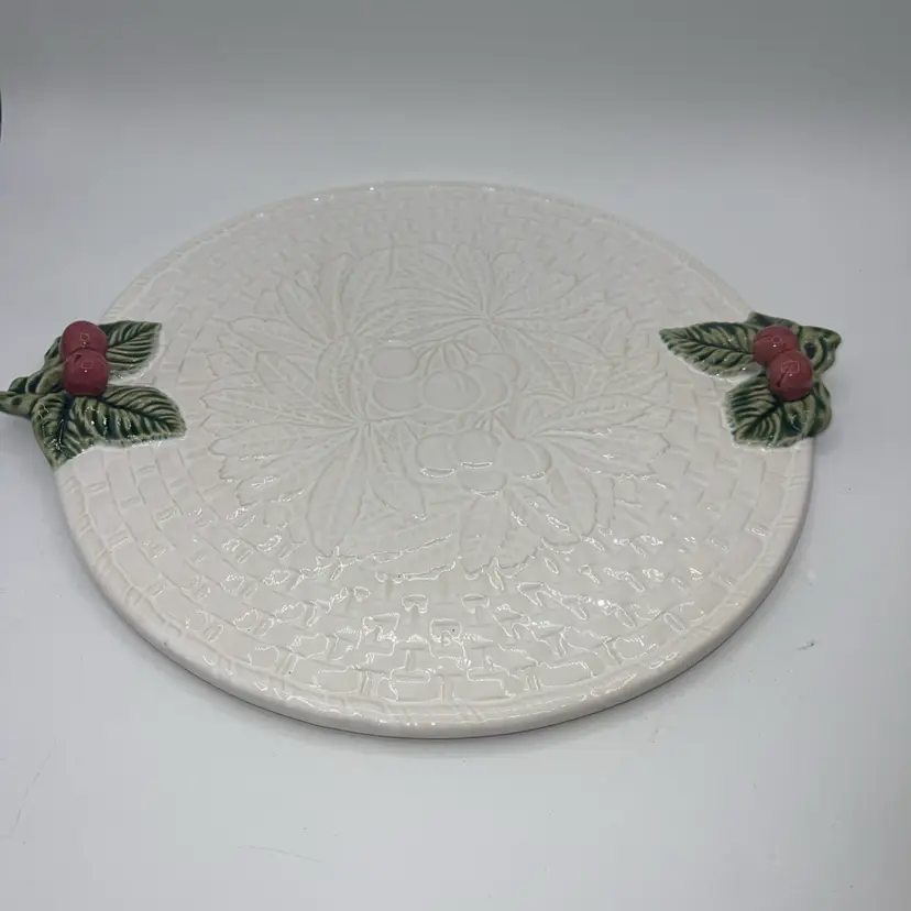 BORDALLO PINHEIRO white & Cherries leaves Serving plate from Portugal 12 5/8
