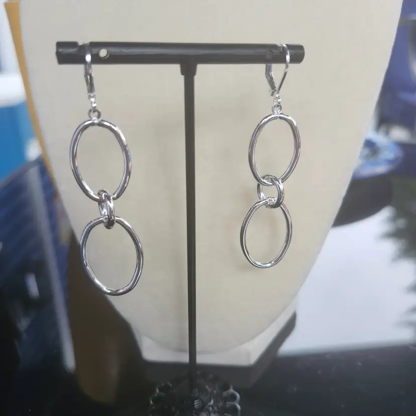 Joan Rivers Classics Collection Silvertone Interlocking Metal Links Doorknocker Earrings NIB