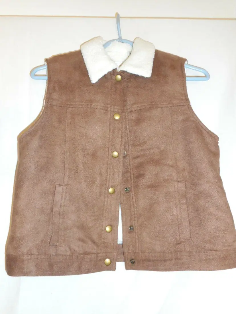 Emma James Sleeveless Fleece lined Faux Suede vest Size S Petite
