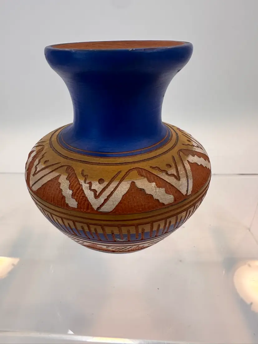 Vintage Navajo Hand Etched Clay Pottery Vase Signed A/D NAV