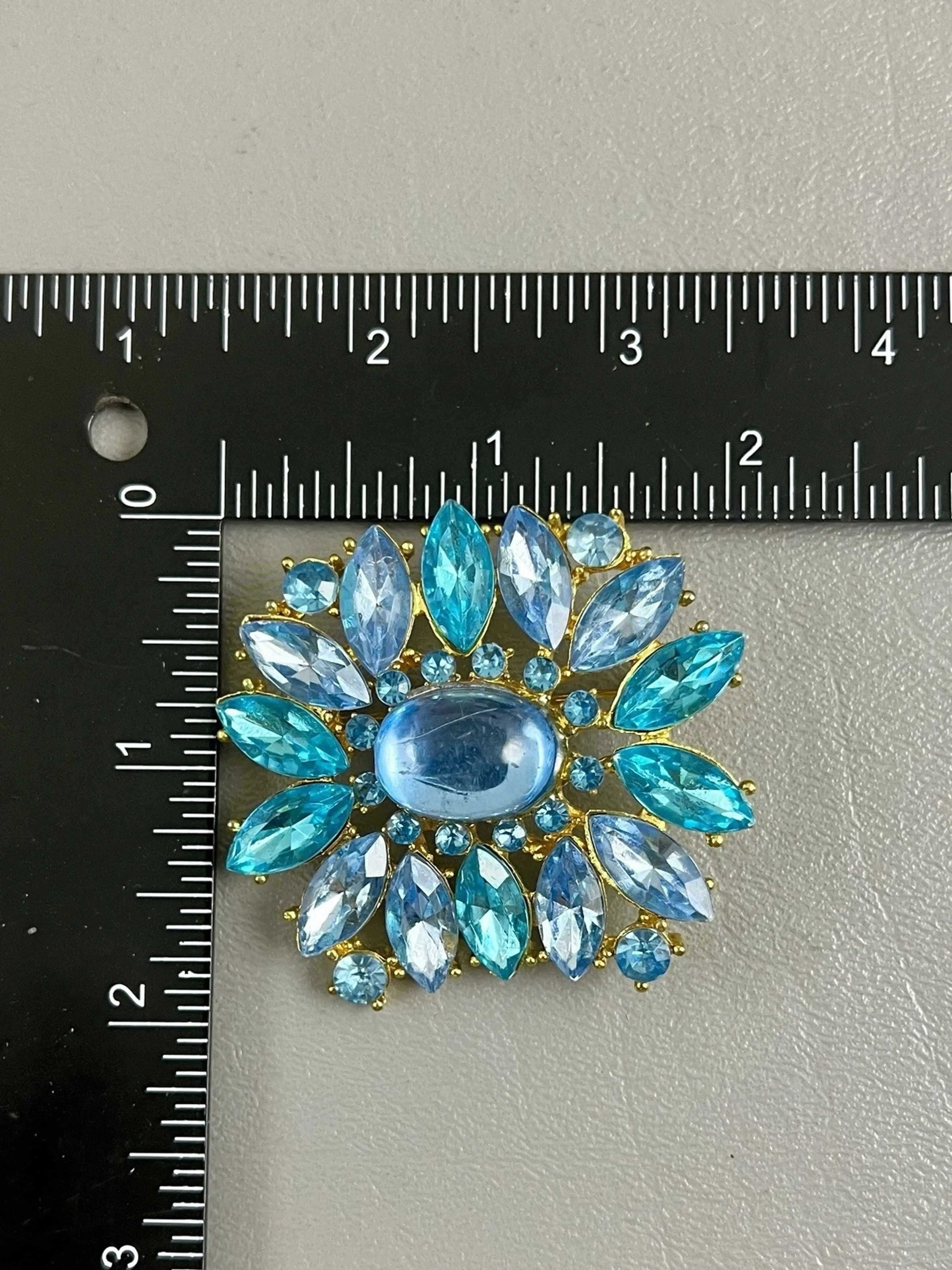 Image 3 of 4