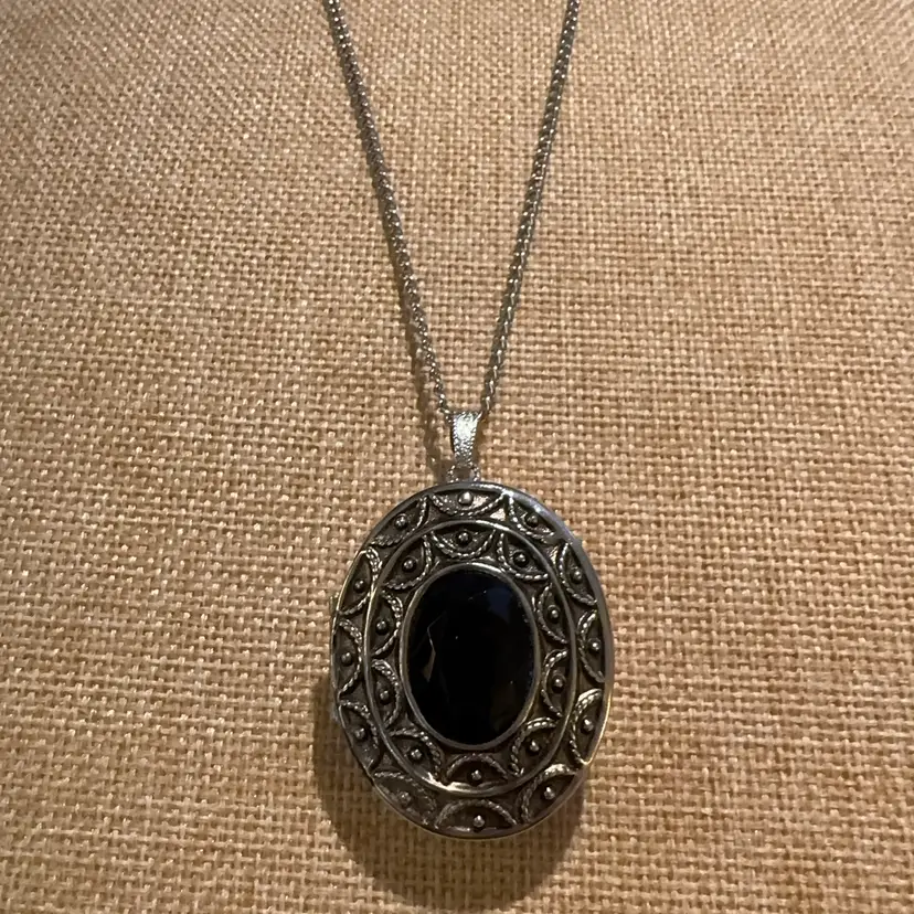 Vintage Avon Locket Or Brooch