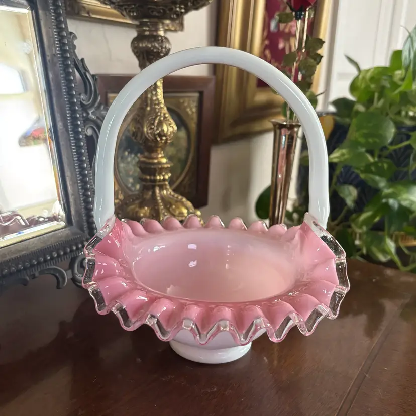 🐇Vintage Fenton Peach Crest Ruffled Basket