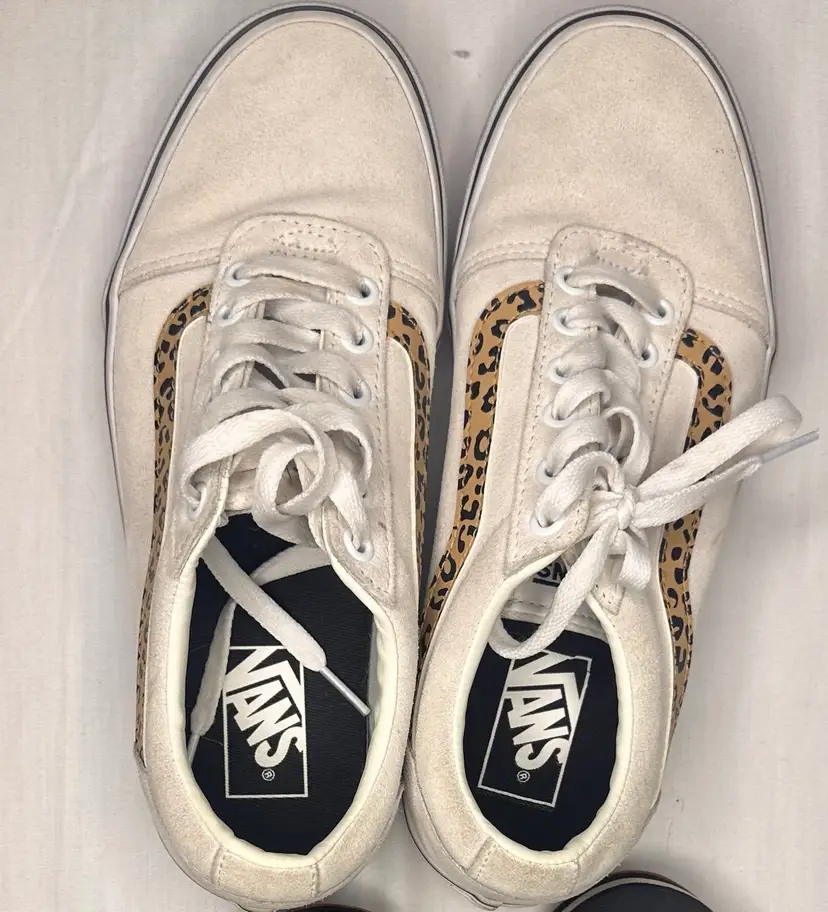 Vans Old Skool Leopard Stripe Sneakers – Women’s Size 9