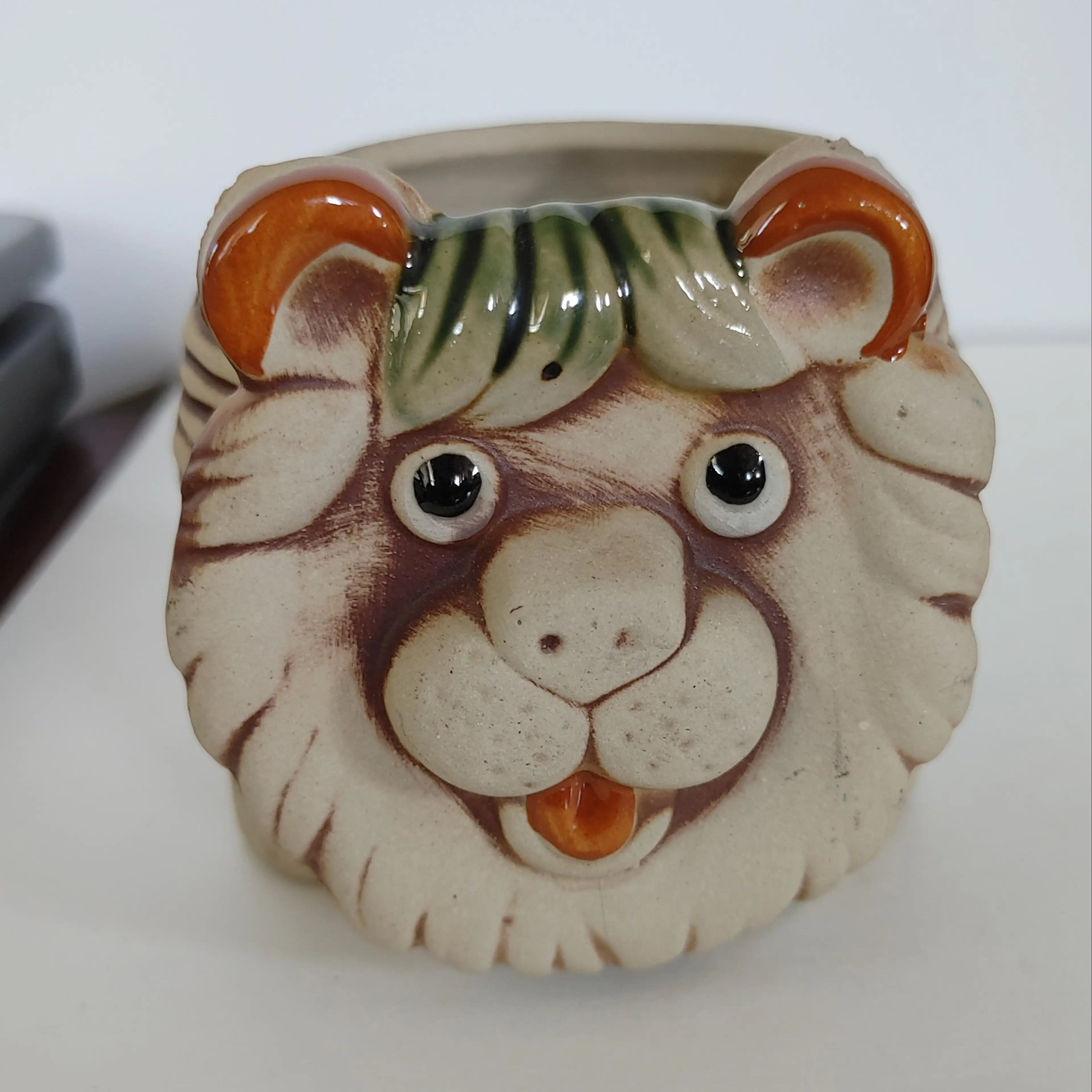 Image 2 of 6