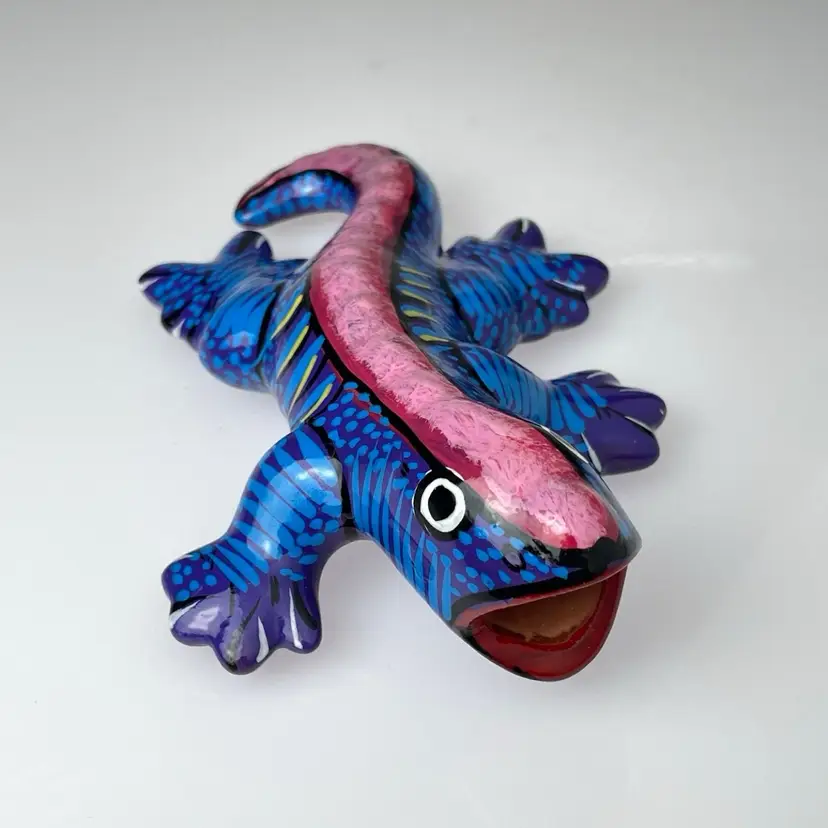 Talavera Pottery Lizard GLOWS Blue & Pink Yard Patio Wall Decor Folk Art Mexico 5.75"