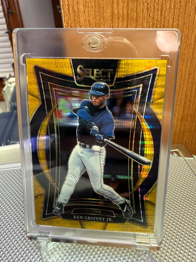 Ken Griffey Jr. 2025 Prizm baseball Gold Pulsar/10