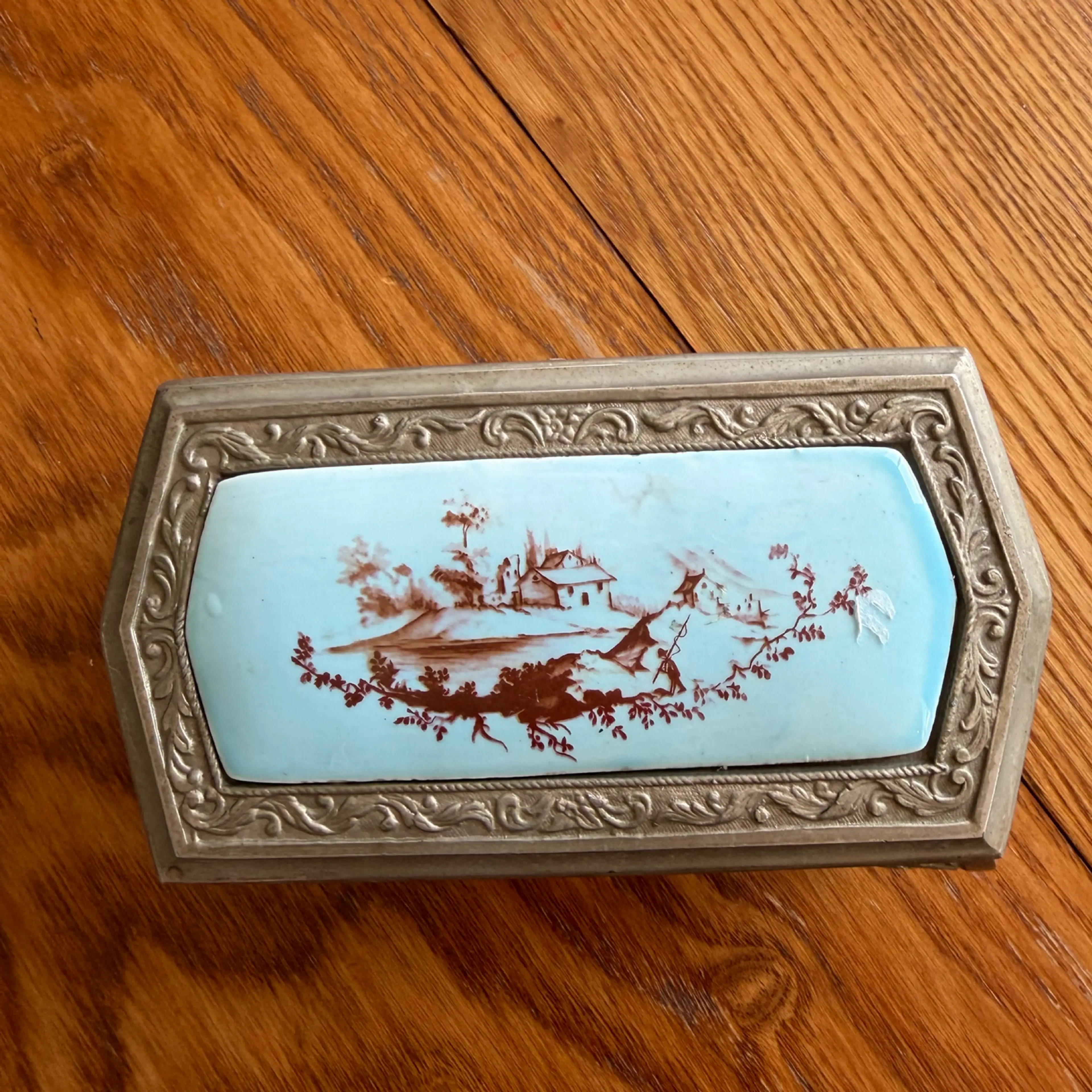 Image 2 of 7